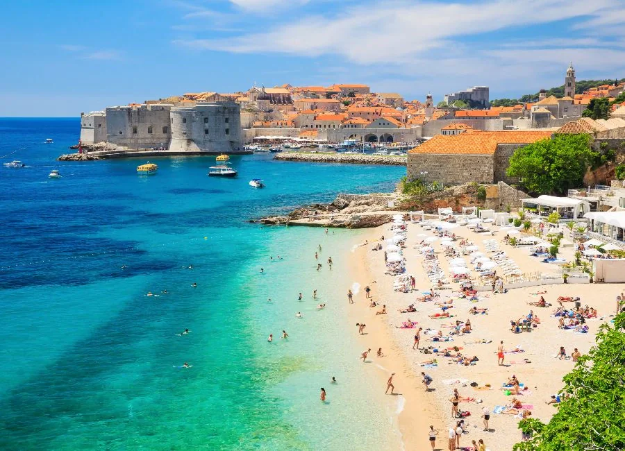Dubrovnik Altstadt, Stadtmauern und Adria in Kroatien