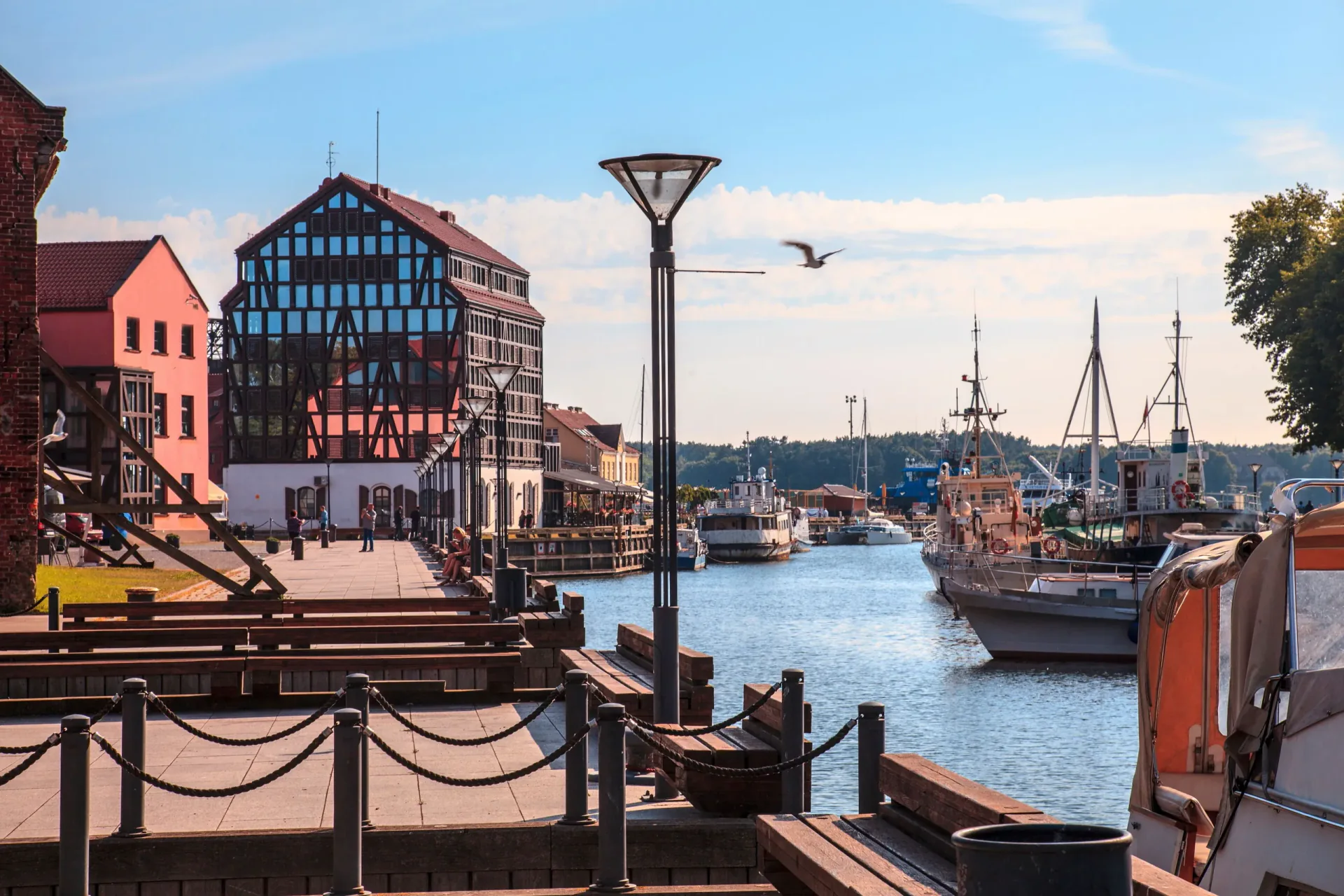 Klaipėda Altstadt, Uferpromenade und Kurisches Haff in Litauen