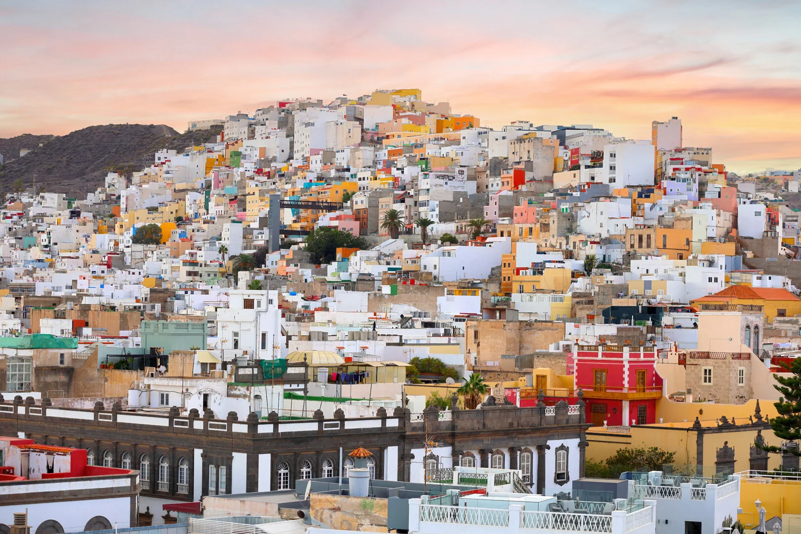 Strand Las Canteras und Las Palmas de Gran Canaria Stadtbild auf den Kanarischen Inseln