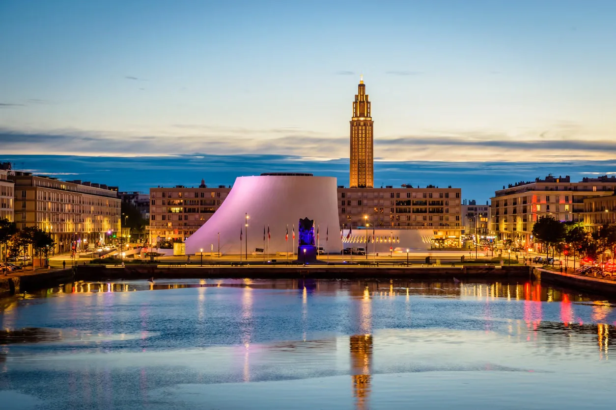 Le Havre Uferpromenade, Kirche Saint-Joseph und modernes Stadtzentrum in der Normandie, Frankreich