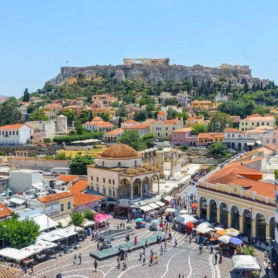 Piraeus Uferpromenade, Jachthafen und Küstenstadtbild in Griechenland