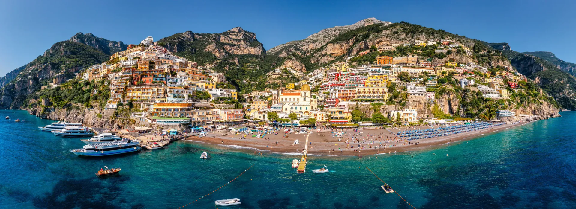 Salerno Uferpromenade, Altstadt und Golf von Salerno in Kampanien, Italien