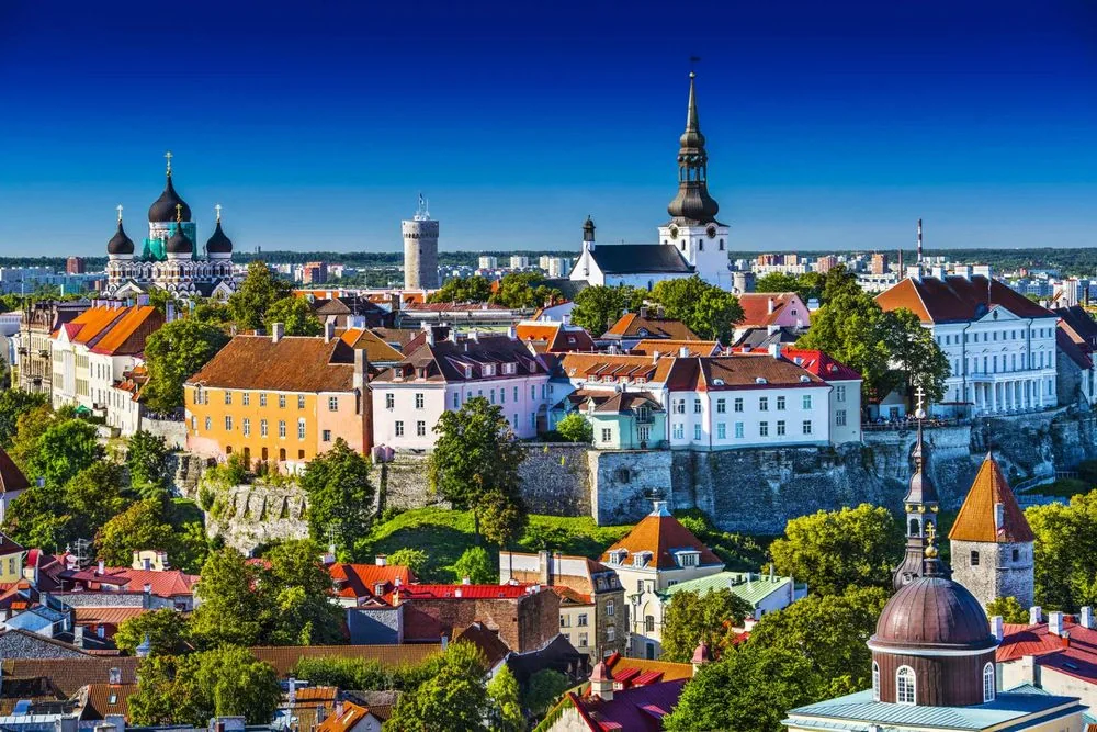 Tallinn mittelalterliche Altstadt, Türme und Ostseeufer in Estland