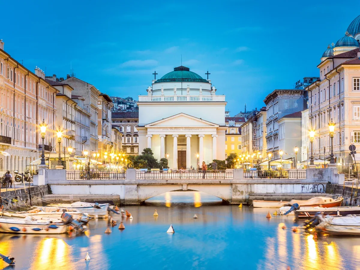 Trieste Uferpromenade, Piazza Unità d’Italia und adriatisches Stadtbild in Italien