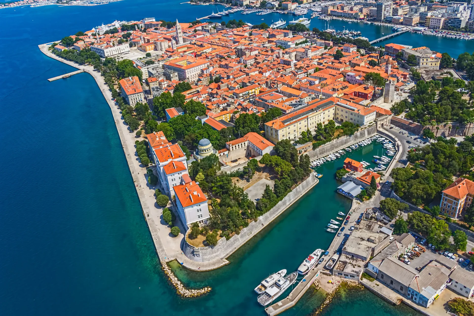 Zadar Altstadtufer, Adria und historisches Zentrum in Kroatien
