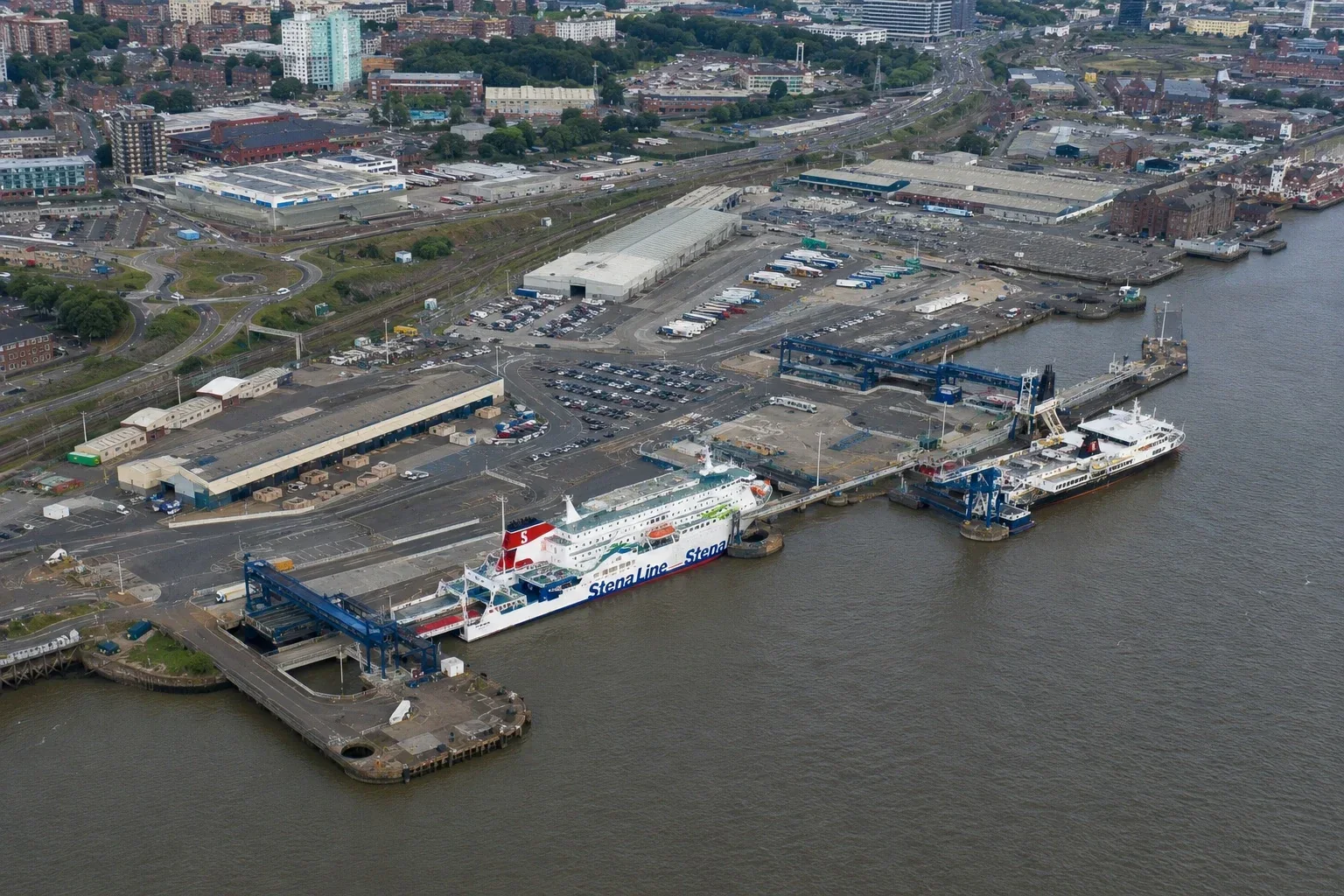 Birkenhead Passagierfährterminal am Fluss Mersey