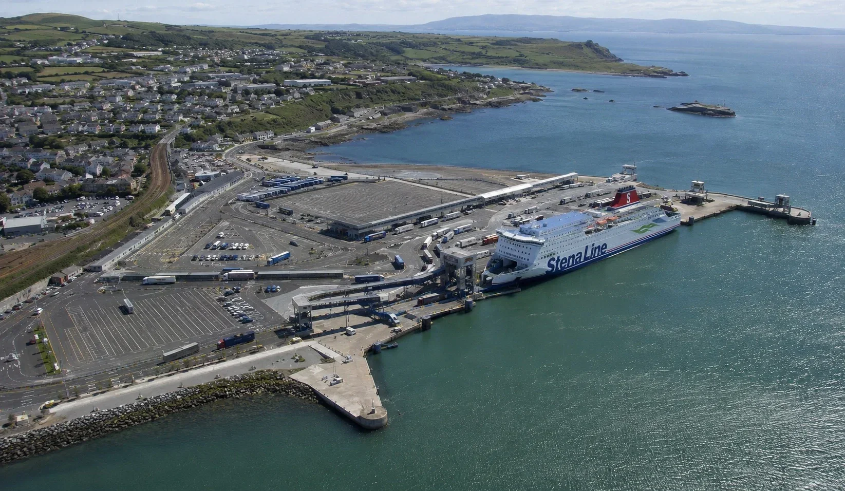 Holyhead Passagierfährterminal und Hafen auf Anglesey