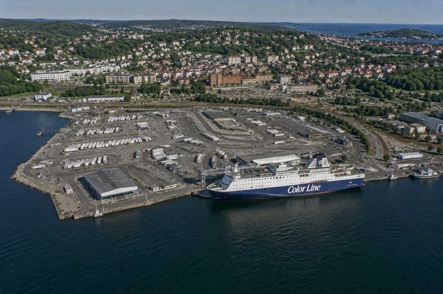 Passagier- und Fahrzeugfährterminal der Color Line in Larvik, Norwegen