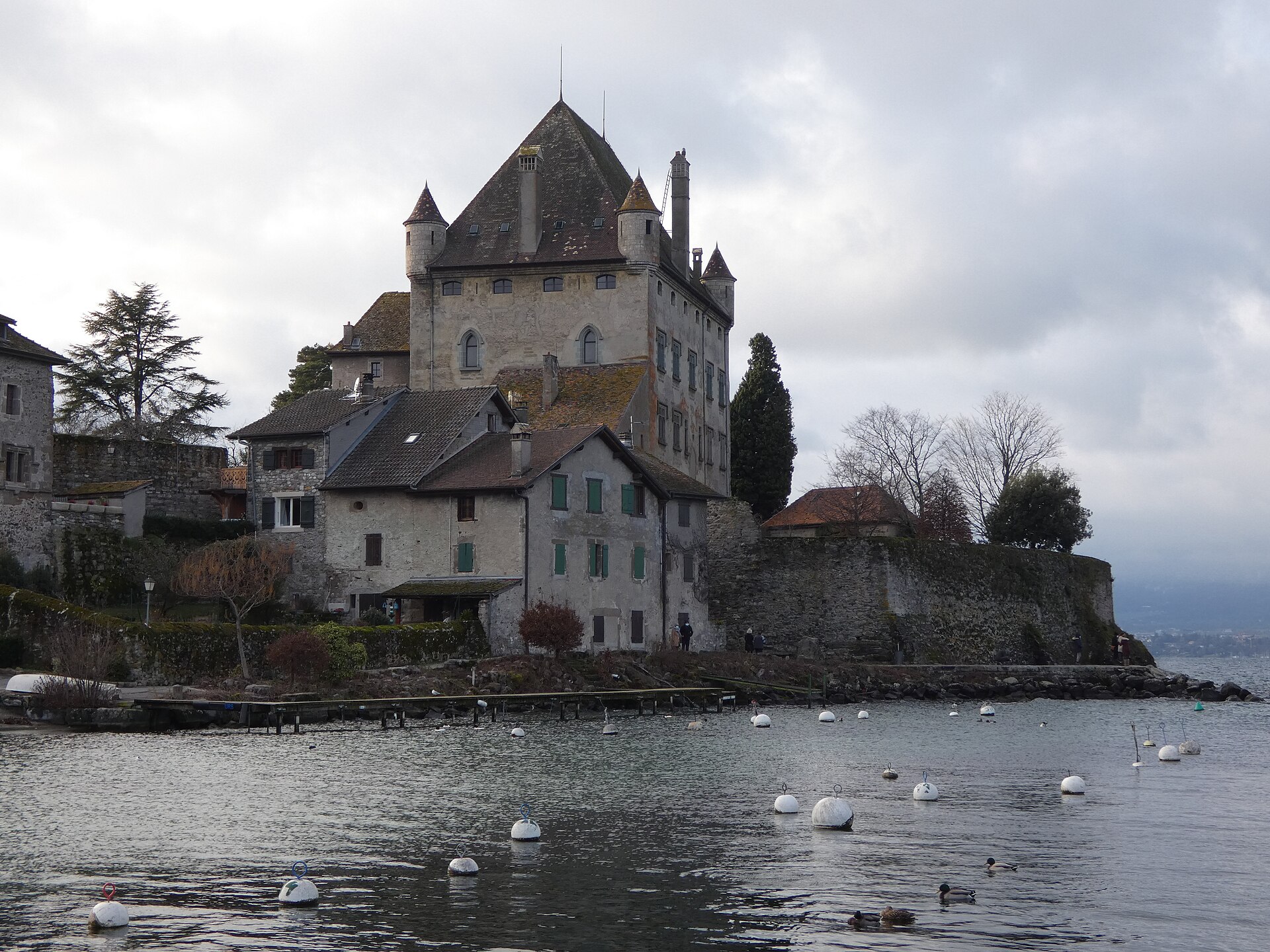 Fischerhafen und Schloss von Yvoire