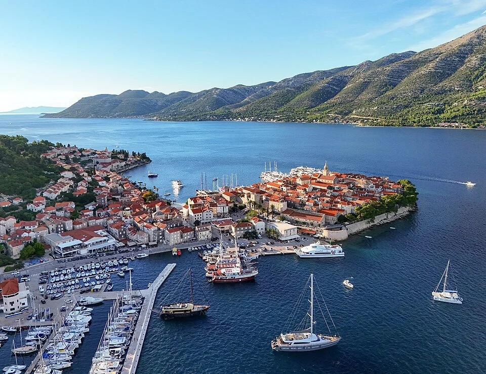 Korčula Küsten- und Hafenumgebung